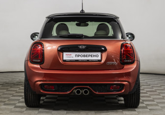 Подержанный автомобиль MINI Hatch 2020 года (8 фото)
