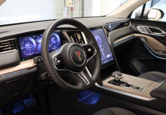 Подержанный автомобиль Hongqi HS7 2025 года (7 фото)