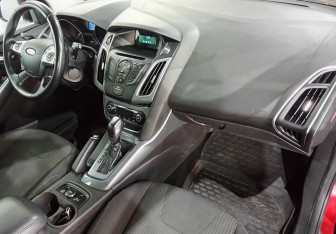 Подержанный автомобиль Ford Focus Wagon 2014 года (9 фото)