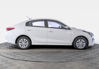 Подержанный автомобиль Kia Rio Sedan 2021 года (4 фото)