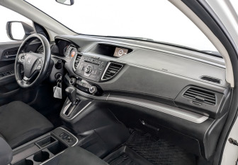 Подержанный автомобиль Honda CR-V 2015 года (11 фото)