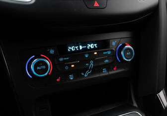 Подержанный автомобиль Ford Focus Wagon 2018 года (20 фото)