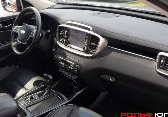 Подержанный автомобиль Kia Sorento 2018 года (7 фото)