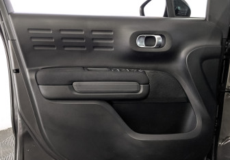 Подержанный автомобиль Citroen C3 Aircross 2021 года (19 фото)