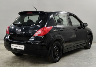 Подержанный автомобиль Nissan Tiida Hatchback 2012 года (5 фото)