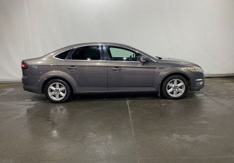 Подержанный автомобиль Ford Mondeo Sedan 2011 года (4 фото)