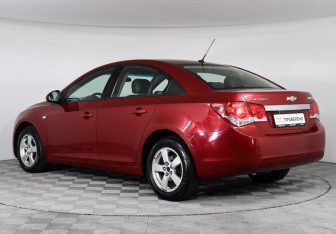 Подержанный автомобиль Chevrolet Cruze Sedan 2011 года (4 фото)
