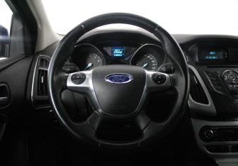 Подержанный автомобиль Ford Focus Wagon 2014 года (8 фото)