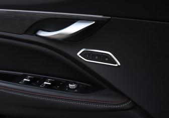 Подержанный автомобиль Geely Tugella 2022 года (17 фото)