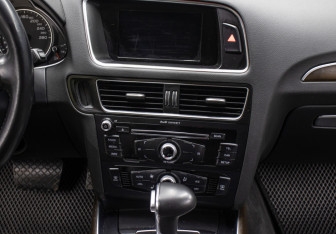 Подержанный автомобиль Audi Q5 2016 года (15 фото)