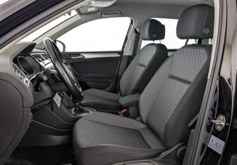 Подержанный автомобиль Volkswagen Tiguan 2018 года (20 фото)