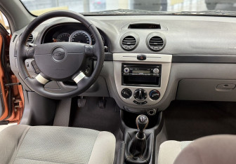Подержанный автомобиль Chevrolet Lacetti Hatchback 2008 года (14 фото)