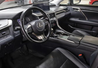 Подержанный автомобиль Lexus RX 2020 года (16 фото)