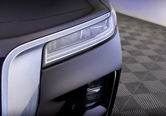 Подержанный автомобиль Hongqi H9 2024 года (17 фото)