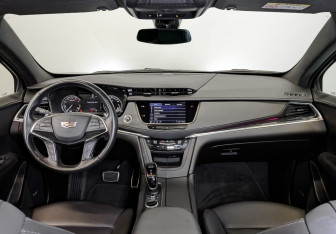 Подержанный автомобиль Cadillac XT5 2021 года (14 фото)