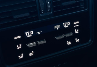 Подержанный автомобиль Porsche Cayenne 2023 года (27 фото)
