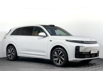 Подержанный автомобиль LiXiang L7 2023 года (3 фото)