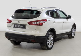 Подержанный автомобиль Nissan Qashqai 2014 года (5 фото)