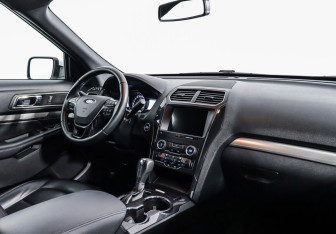 Подержанный автомобиль Ford Explorer 2019 года (6 фото)