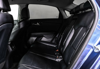 Подержанный автомобиль Kia Cerato Sedan 2018 года (14 фото)