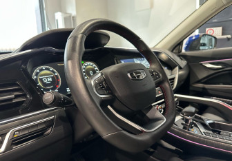 Подержанный автомобиль Geely Tugella 2021 года (12 фото)