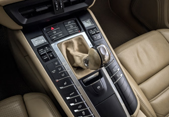 Подержанный автомобиль Porsche Macan 2015 года (21 фото)