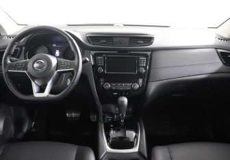 Подержанный автомобиль Nissan Qashqai 2020 года (7 фото)