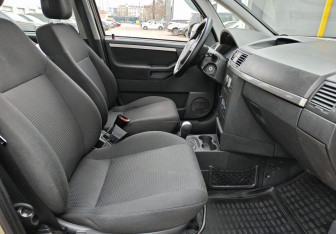 Подержанный автомобиль Opel Meriva 2008 года (9 фото)