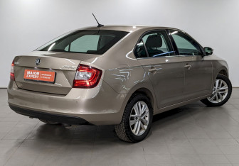 Подержанный автомобиль Skoda Rapid Liftback 2018 года (5 фото)