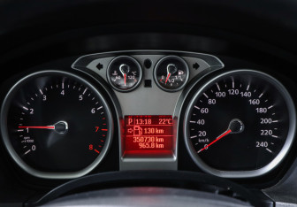 Подержанный автомобиль Ford Focus Wagon 2008 года (9 фото)