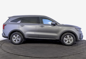Подержанный автомобиль Kia Sorento 2020 года (4 фото)