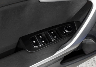 Подержанный автомобиль Kia Ceed Hatchback 2022 года (19 фото)