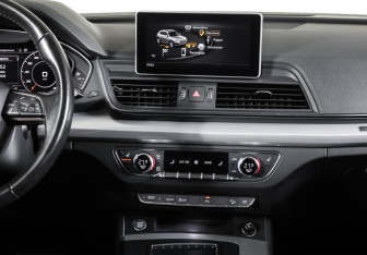 Подержанный автомобиль Audi Q5 2017 года (14 фото)