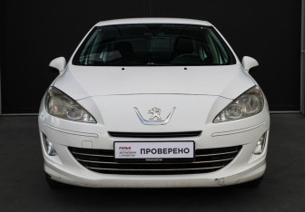 Подержанный автомобиль Peugeot 408 2014 года (2 фото)