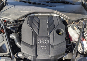Подержанный автомобиль Audi A8 2020 года (9 фото)