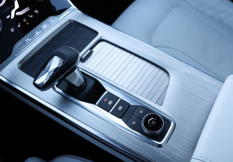 Подержанный автомобиль Exeed VX 2022 года (17 фото)