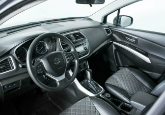 Подержанный автомобиль Suzuki SX4 Hatchback 2021 года (8 фото)