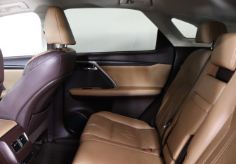 Подержанный автомобиль Lexus RX 2019 года (12 фото)