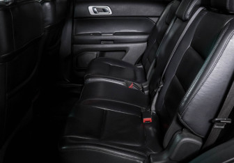 Подержанный автомобиль Ford Explorer 2011 года (10 фото)