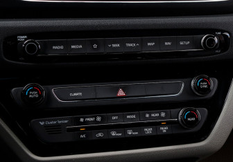 Подержанный автомобиль Kia Carnival 2020 года (14 фото)