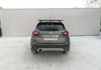 Подержанный автомобиль Renault Kaptur 2017 года (6 фото)