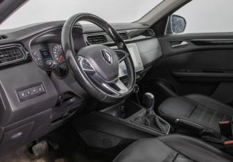 Подержанный автомобиль Renault Arkana 2020 года (10 фото)