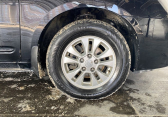 Подержанный автомобиль Kia Carens 2011 года (16 фото)