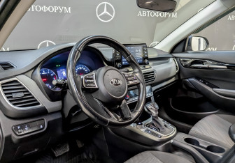 Подержанный автомобиль Kia Seltos 2021 года (16 фото)