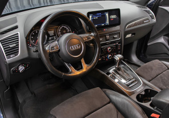 Подержанный автомобиль Audi Q5 2015 года (16 фото)