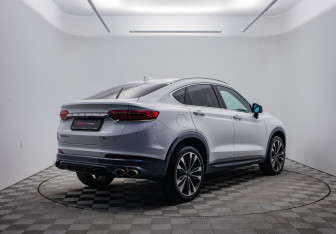 Подержанный автомобиль Geely Tugella 2022 года (5 фото)
