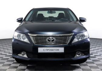 Подержанный автомобиль Toyota Camry Sedan 2013 года (2 фото)
