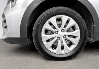 Подержанный автомобиль Kia Rio Hatchback 2021 года (18 фото)