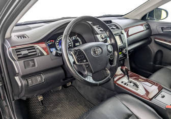 Подержанный автомобиль Toyota Camry Sedan 2014 года (16 фото)