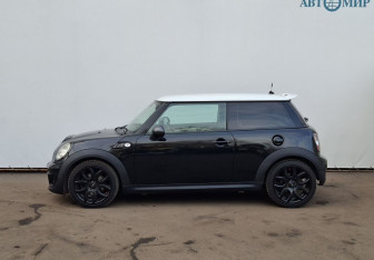 Подержанный автомобиль MINI Hatch 2010 года (8 фото)